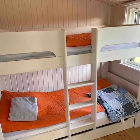 Romantisk Feriehus 100 Meter Taet Pa Havet 別荘 Yderby