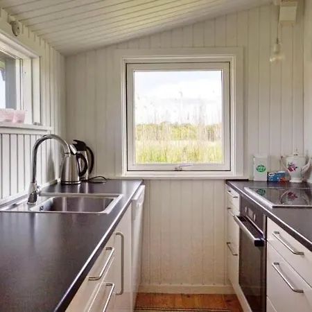 Romantisk Feriehus 100 Meter Taet Pa Havet 別荘 *