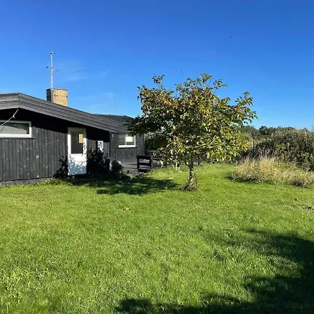 Romantisk Feriehus 100 Meter Taet Pa Havet Yderby