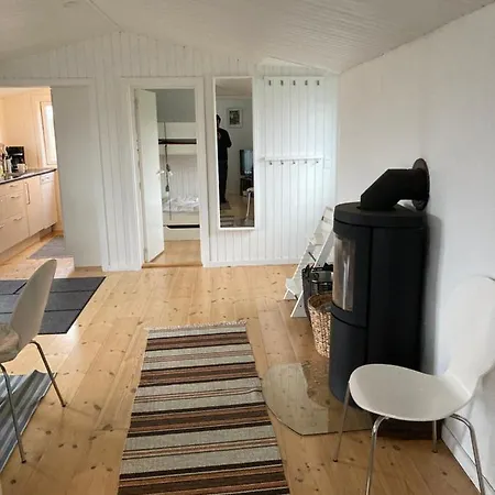 Romantisk Feriehus 100 Meter Taet Pa Havet